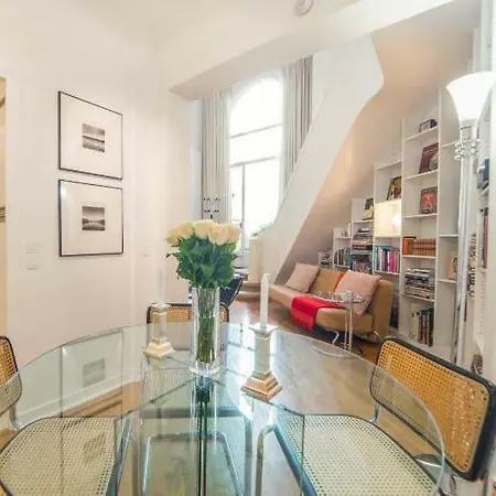 Maison Eiffel Parigi